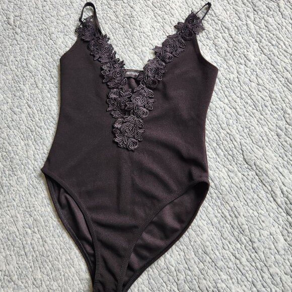 PrettyLittleThing Black Bodysuit with Crochet Floral Front Design - Picture 1 of 8